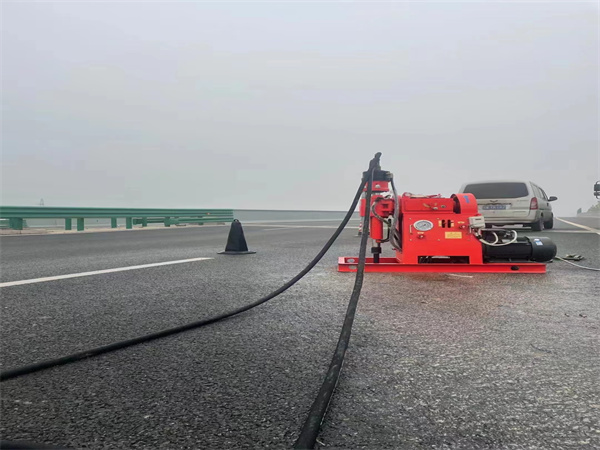 深泽马路路基路面开裂下沉注浆加固灌浆